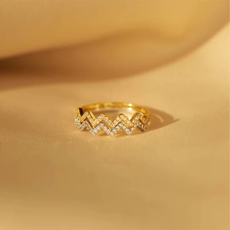 WAVE SHAPED FINGER RING