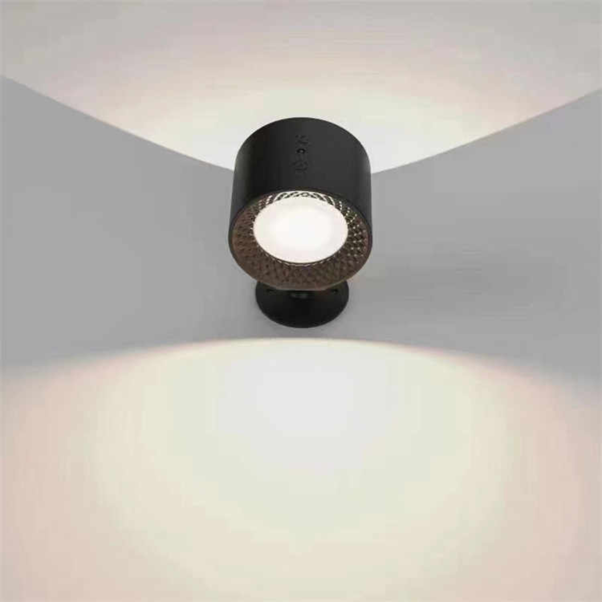 WALL MOUNTED NIGHT LIGHT LAMP
